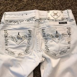 Miss me white jeans. Capris size 25